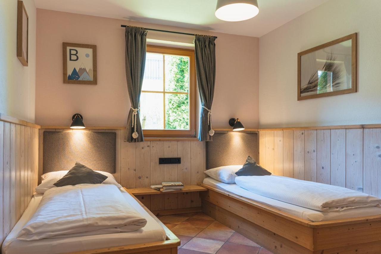 Dorfchalets & Apartments - Authentic Experience In Centre Of Kaprun Including Tauernspa And Summercard Exterior foto