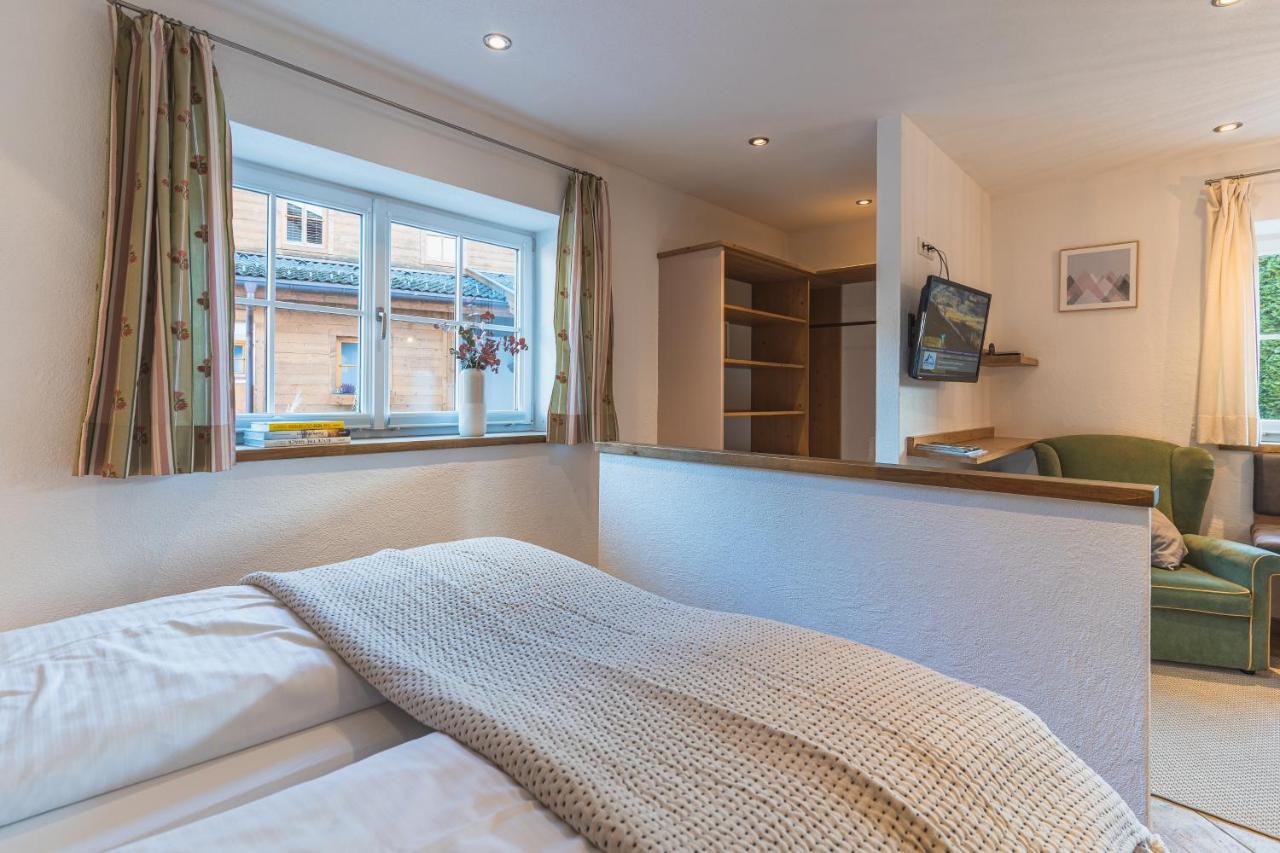 Dorfchalets & Apartments - Authentic Experience In Centre Of Kaprun Including Tauernspa And Summercard Exterior foto