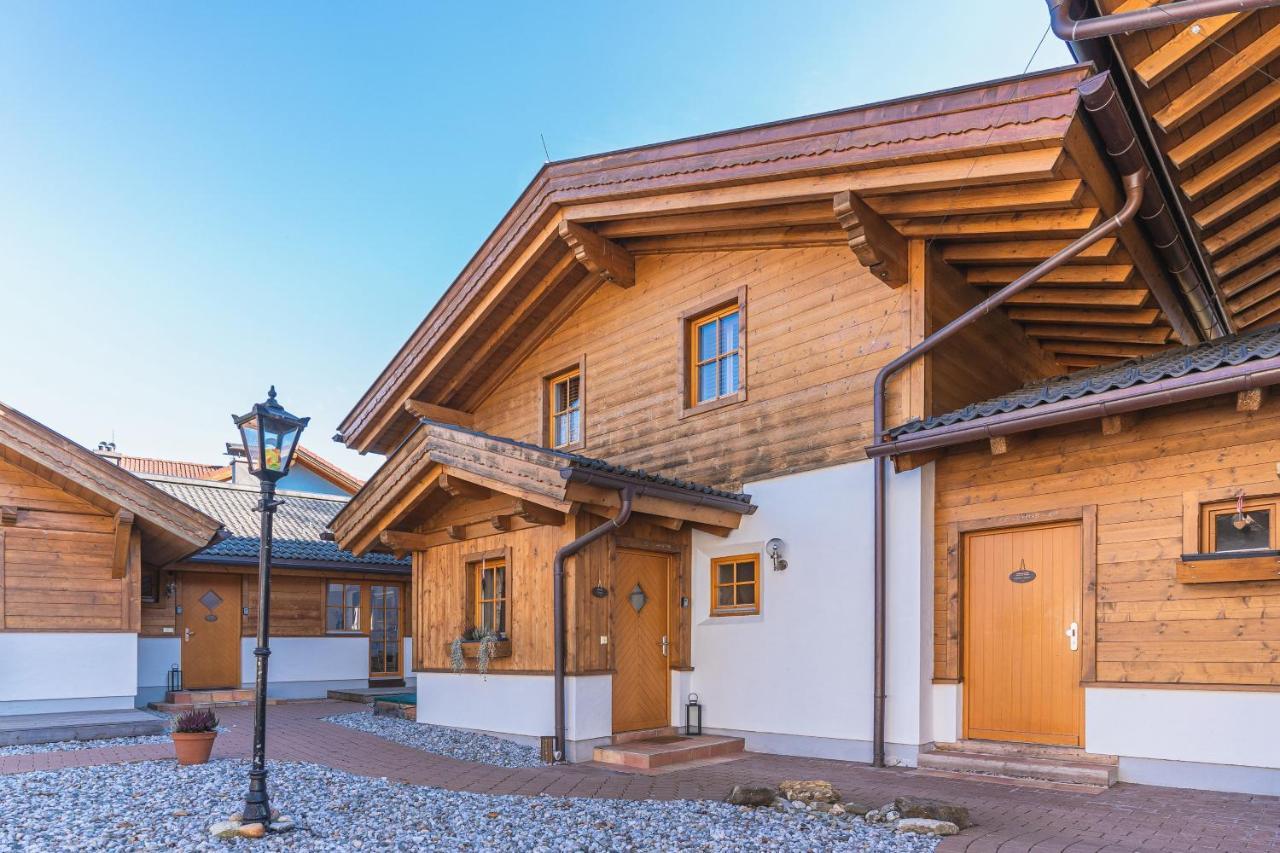 Dorfchalets & Apartments - Authentic Experience In Centre Of Kaprun Including Tauernspa And Summercard Exterior foto