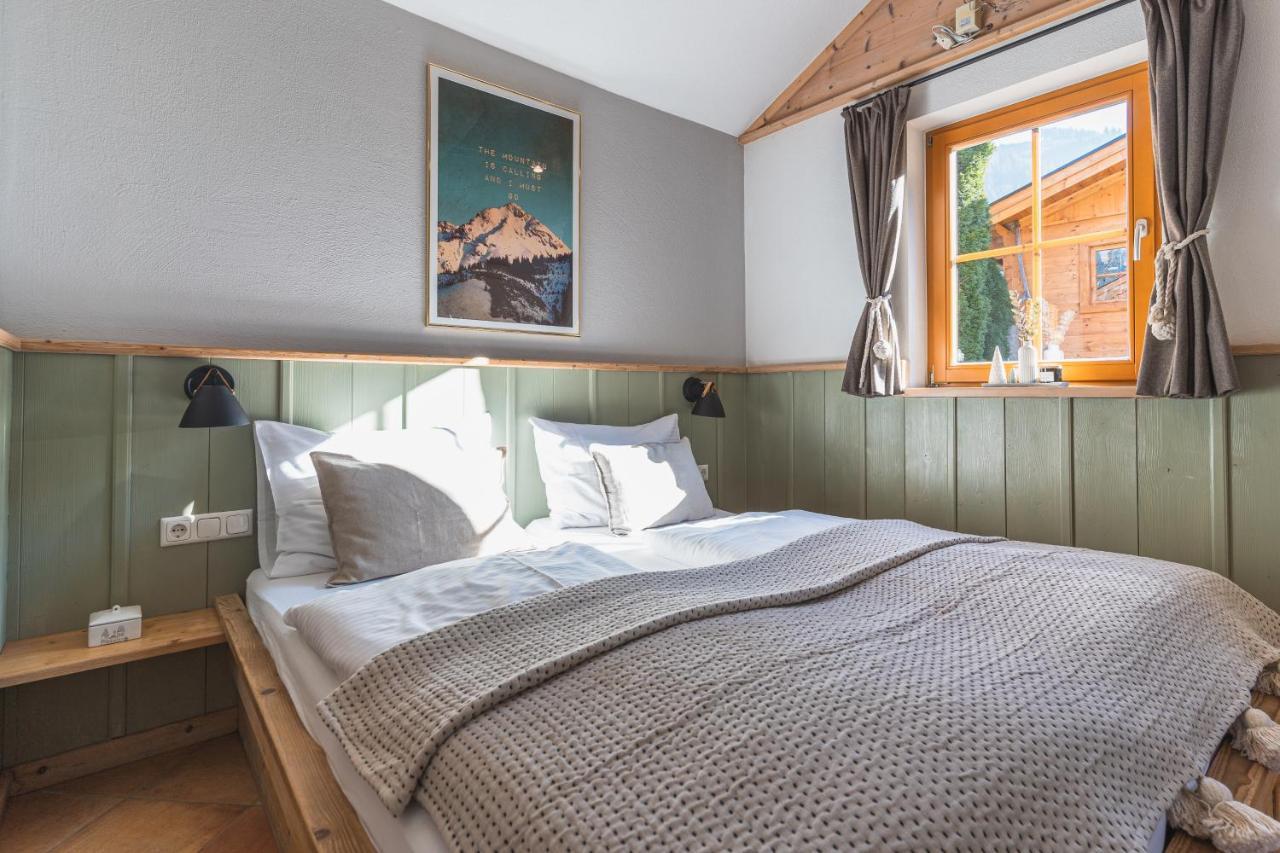 Dorfchalets & Apartments - Authentic Experience In Centre Of Kaprun Including Tauernspa And Summercard Exterior foto