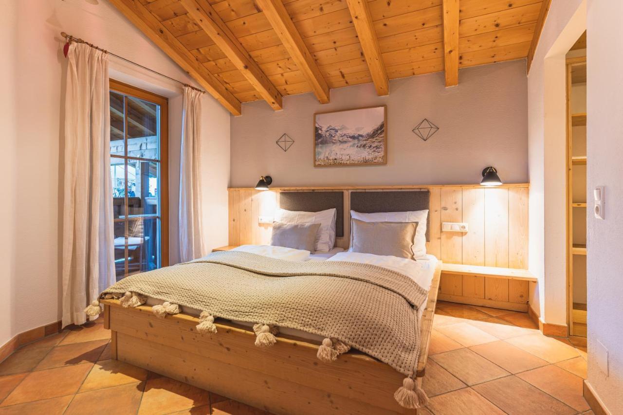 Dorfchalets & Apartments - Authentic Experience In Centre Of Kaprun Including Tauernspa And Summercard Exterior foto