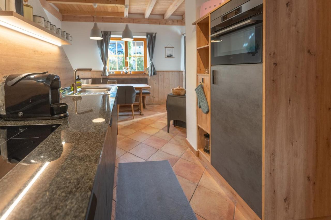 Dorfchalets & Apartments - Authentic Experience In Centre Of Kaprun Including Tauernspa And Summercard Exterior foto