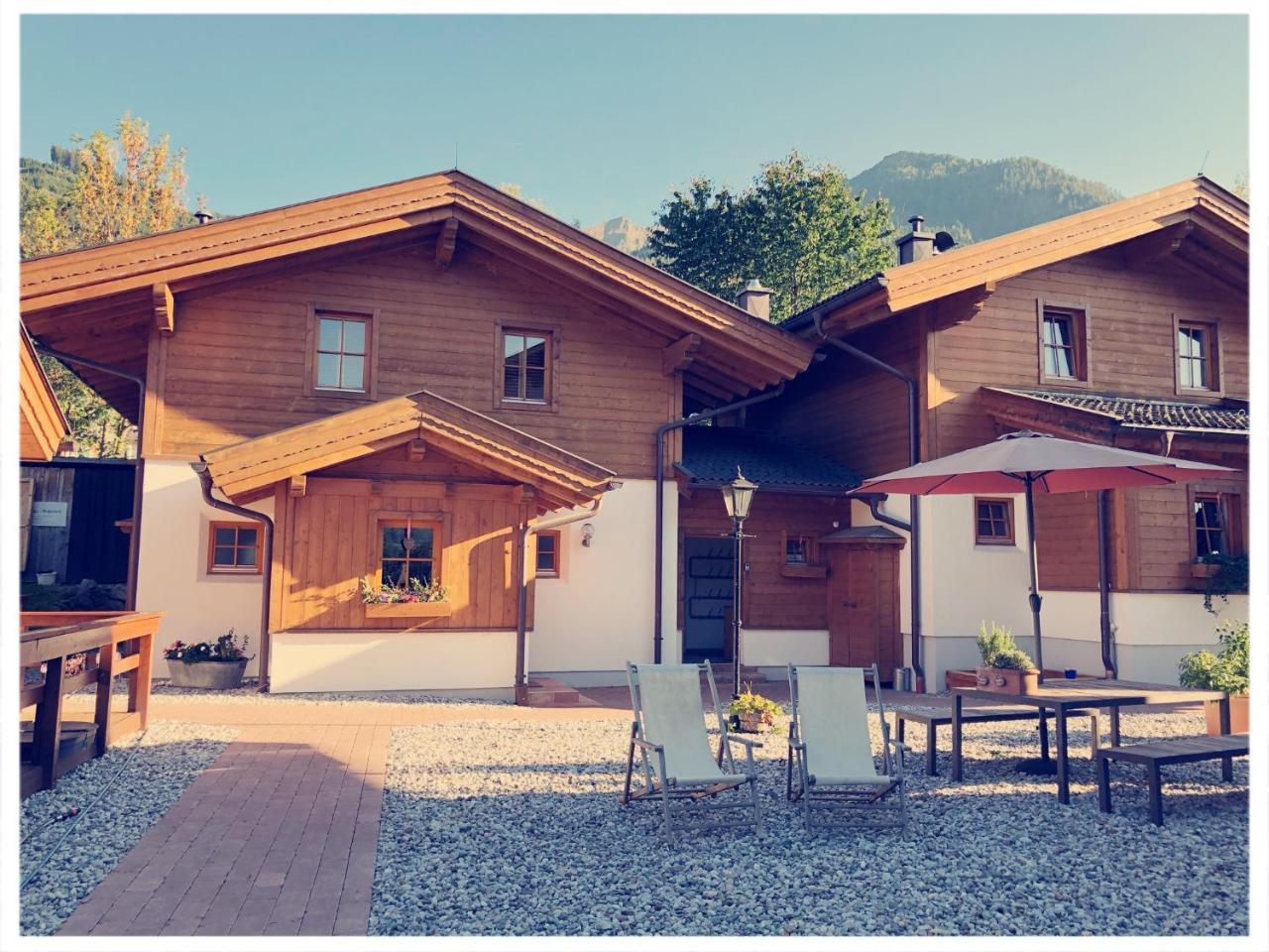 Dorfchalets & Apartments - Authentic Experience In Centre Of Kaprun Including Tauernspa And Summercard Exterior foto